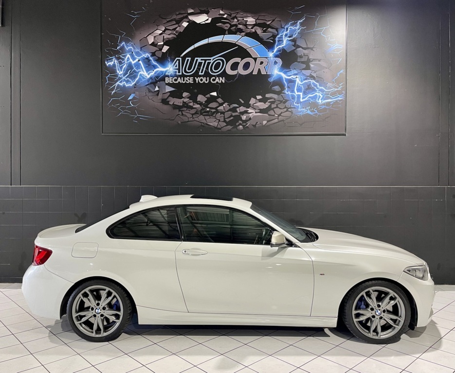 2014 BMW M235i A/T(F22) thumbnail 3