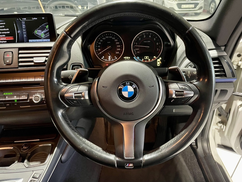 2014 BMW M235i A/T(F22) thumbnail 9