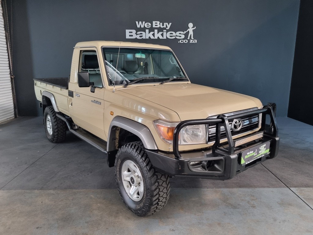 TOYOTA LAND CRUISER PICK UP We Buy Bakkies