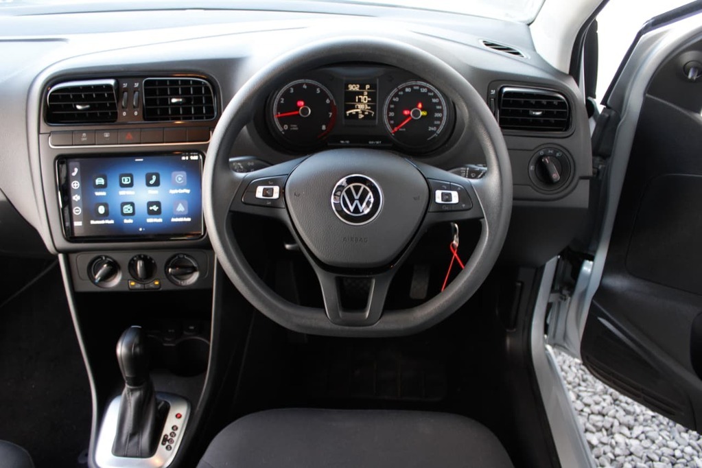 2025 VOLKSWAGEN Polo Vivo, Silver, 17883Kms, Automatic, , Petrol, R289 900, Private Finance