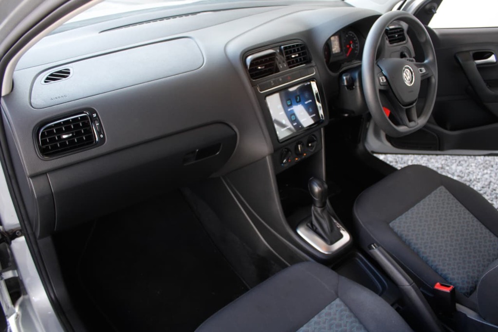 2025 VOLKSWAGEN Polo Vivo, Silver, 17883Kms, Automatic, , Petrol, R289 900, Private Finance