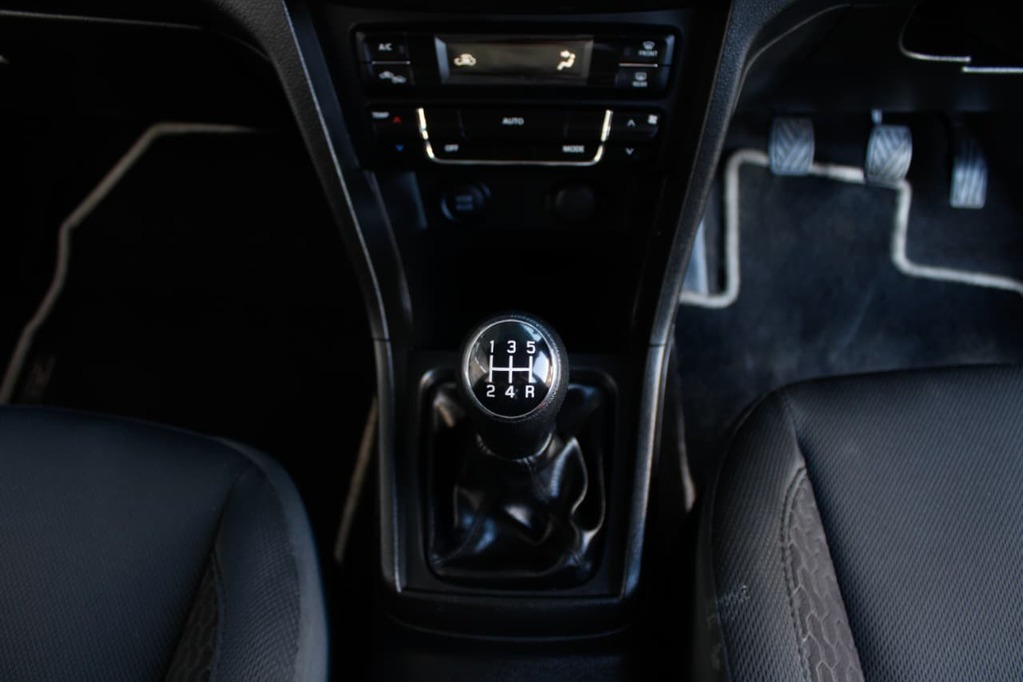 2025 VOLKSWAGEN Polo Vivo, Silver, 17883Kms, Automatic, , Petrol, R289 900, Private Finance