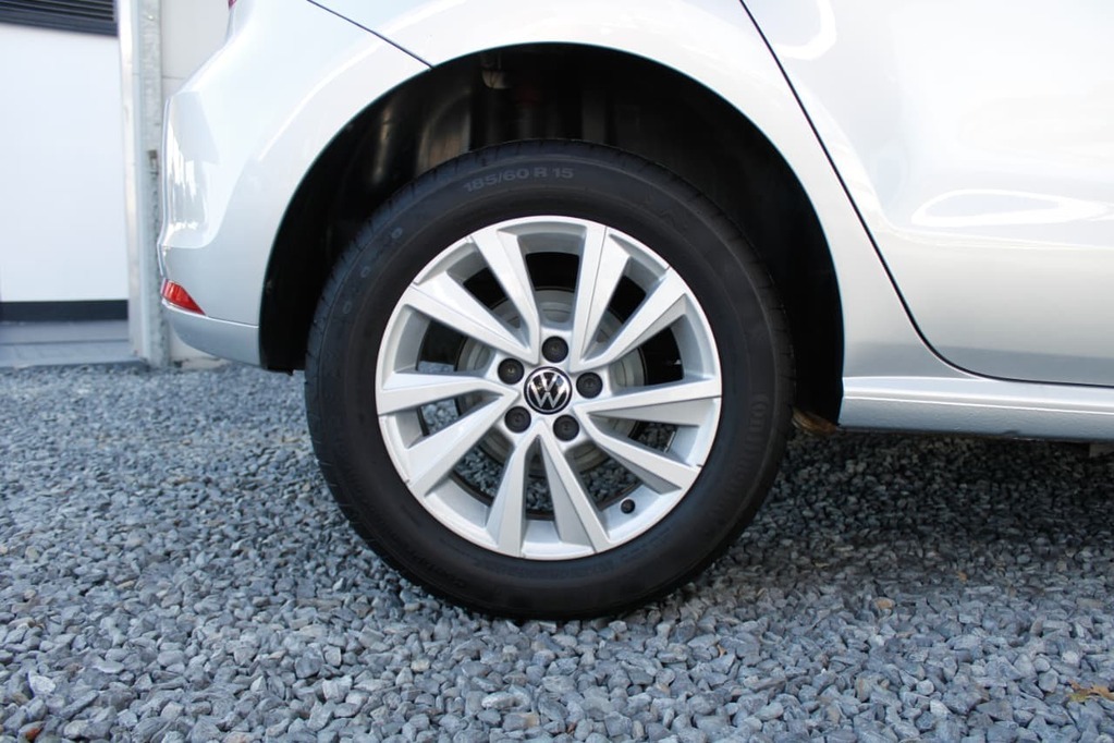 2025 VOLKSWAGEN Polo Vivo, Silver, 17883Kms, Automatic, , Petrol, R289 900, Private Finance