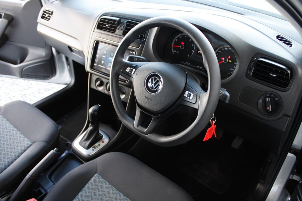 2025 VOLKSWAGEN Polo Vivo, Silver, 17883Kms, Automatic, , Petrol, R289 900, Private Finance