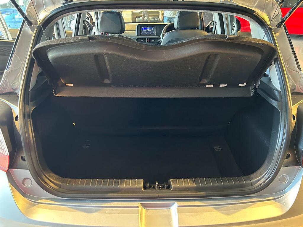 HYUNDAI i10 - Image 10