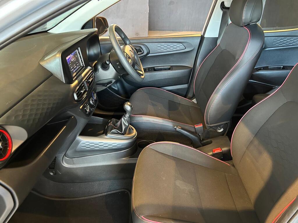 HYUNDAI i10 - Image 7