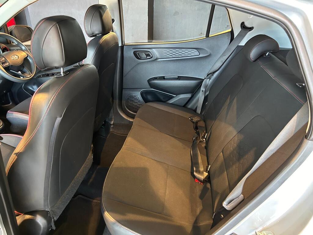 HYUNDAI i10 - Image 9