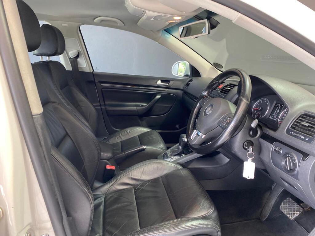 VOLKSWAGEN JETTA 5 JETTA 1.4 TSi COMFORTLINE DSG - 8