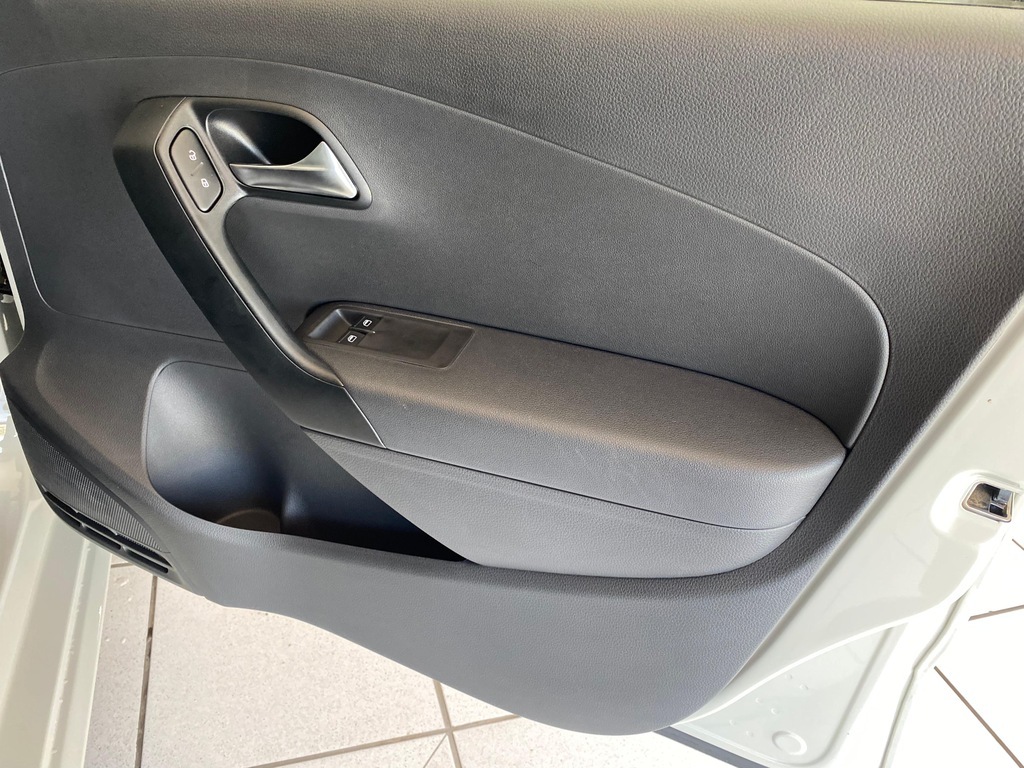 VOLKSWAGEN Polo Vivo POLO VIVO 1.4 (5DR)