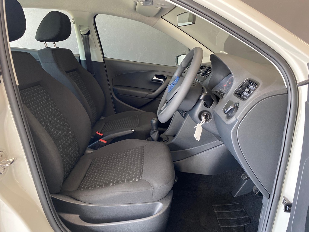 VOLKSWAGEN Polo Vivo POLO VIVO 1.4 (5DR)