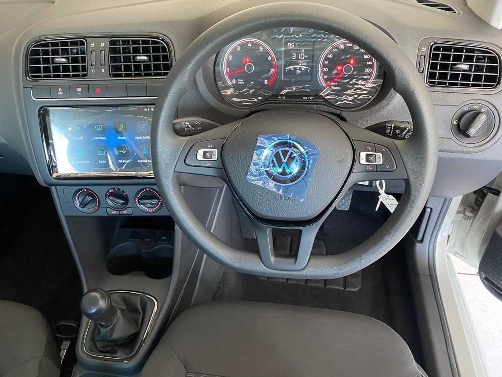 VOLKSWAGEN Polo Vivo POLO VIVO 1.4 (5DR)