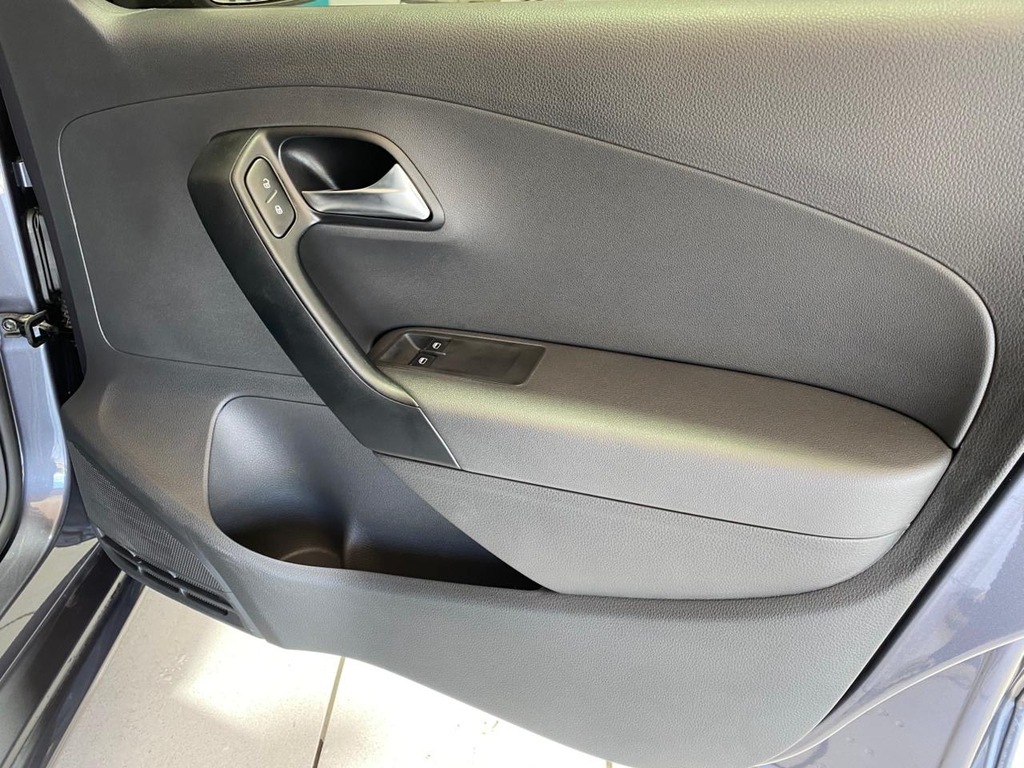 VOLKSWAGEN Polo Vivo POLO VIVO 1.4 (5DR)