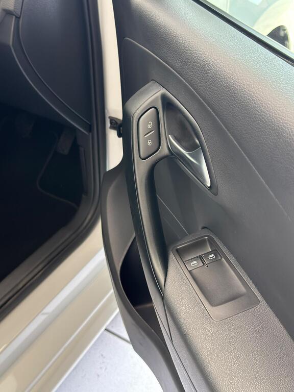 VOLKSWAGEN POLO VIVO POLO VIVO 1.4 LIFE (5DR) - 16