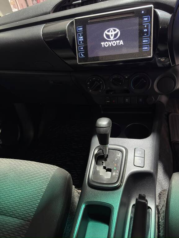 TOYOTA HILUX HILUX 2.4 GD-6 RB SRX A/T P/U S/C