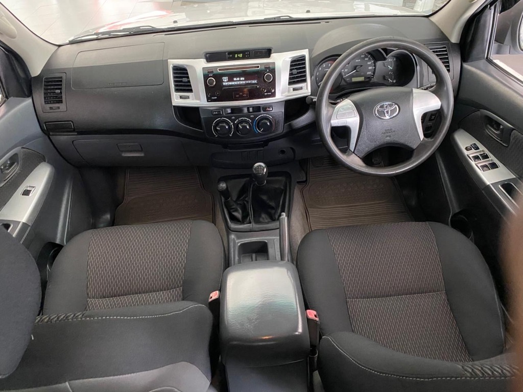 TOYOTA HILUX HILUX 2.5D-4D SRX 4X4 P/U D/C - 10