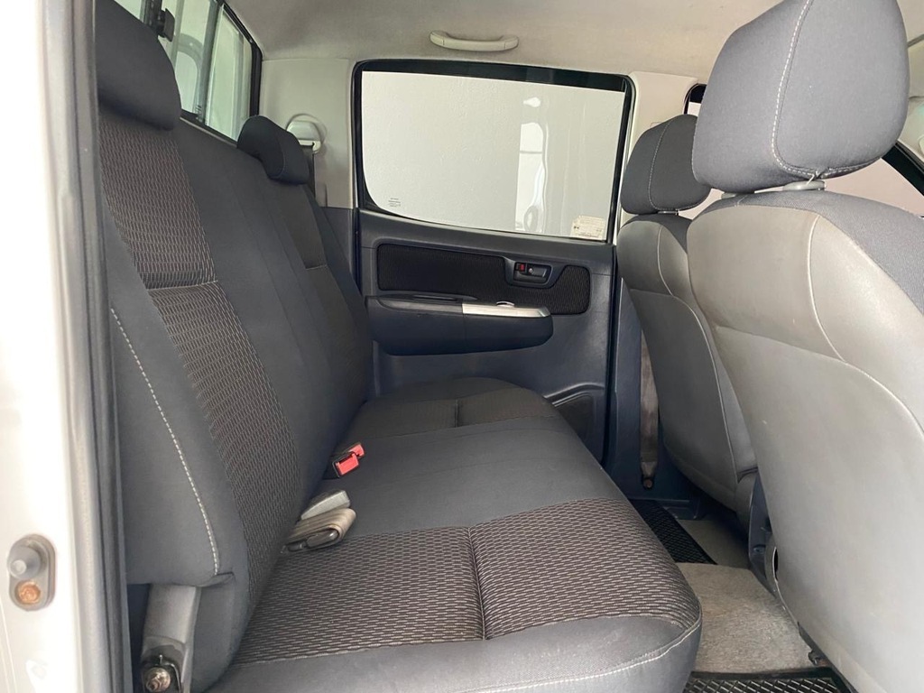 TOYOTA HILUX HILUX 2.5D-4D SRX 4X4 P/U D/C - 15