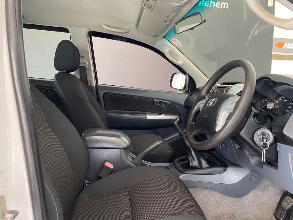 TOYOTA HILUX HILUX 2.5D-4D SRX 4X4 P/U D/C - 9
