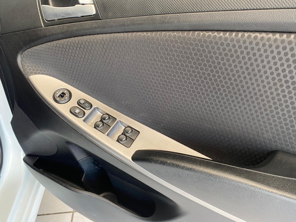 HYUNDAI ACCENT ACCENT 1.6 GLS/FLUID A/T - 10