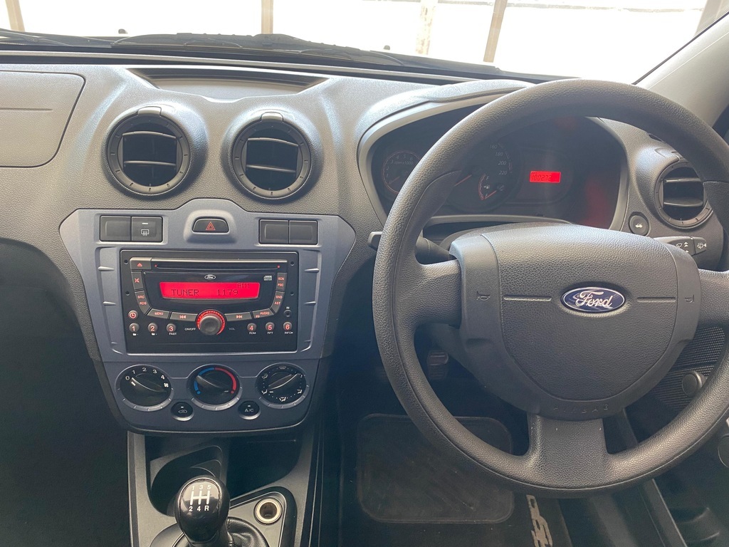 FORD FIGO FIGO 1.4 AMBIENTE - 6