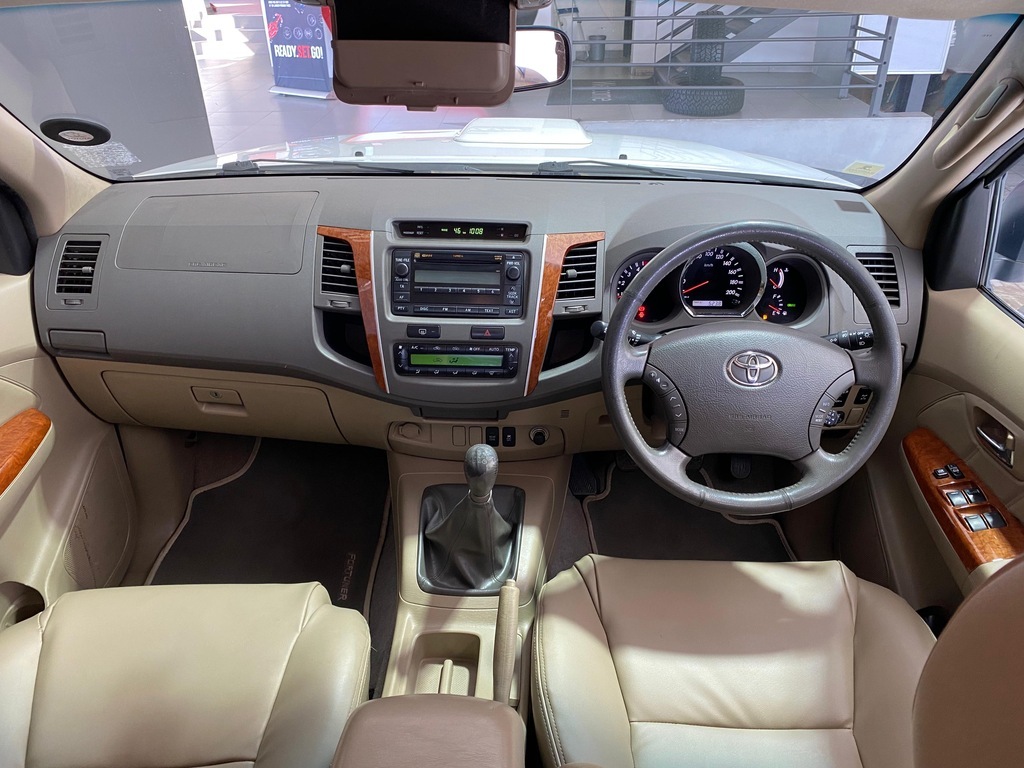 TOYOTA FORTUNER FORTUNER 3.0D-4D R/B - 10