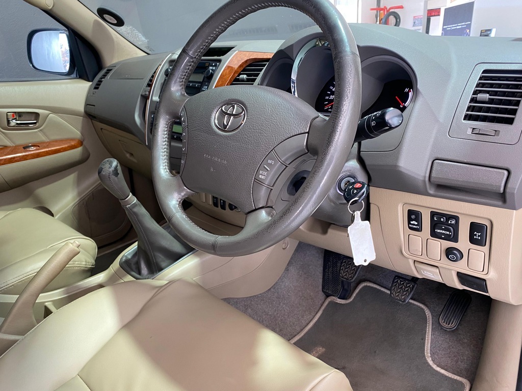 TOYOTA FORTUNER FORTUNER 3.0D-4D R/B - 6