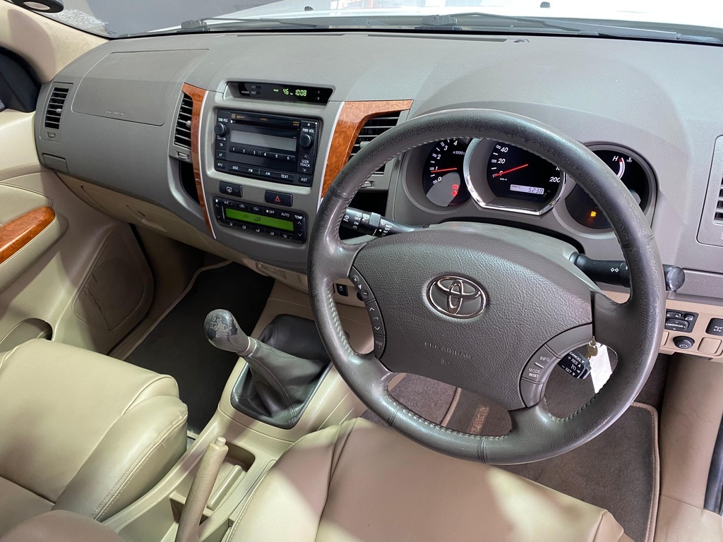 TOYOTA FORTUNER FORTUNER 3.0D-4D R/B - 7