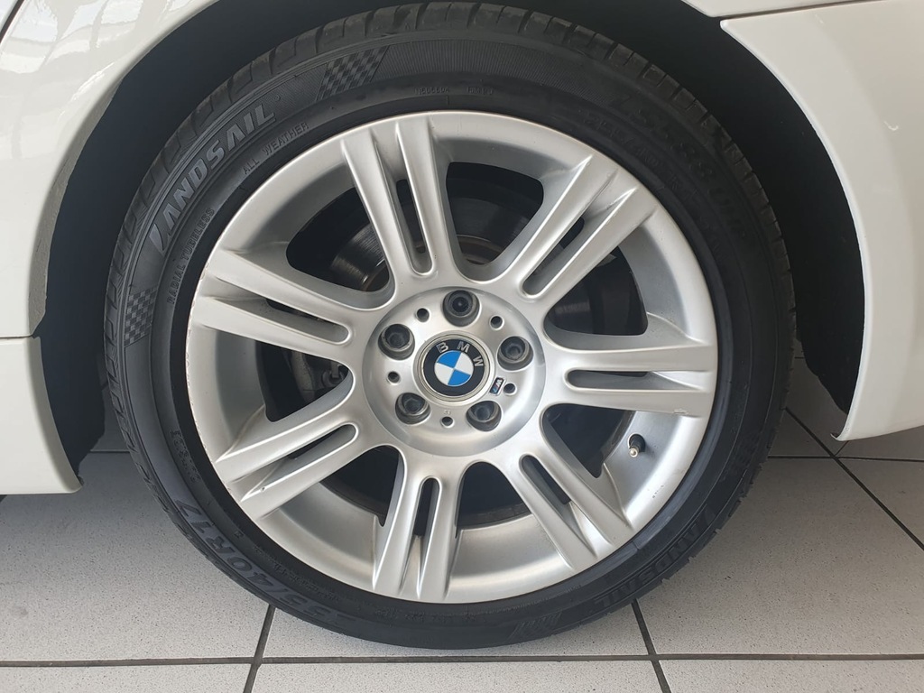 BMW 3 SERIES 323i SPORT A/T (E90)