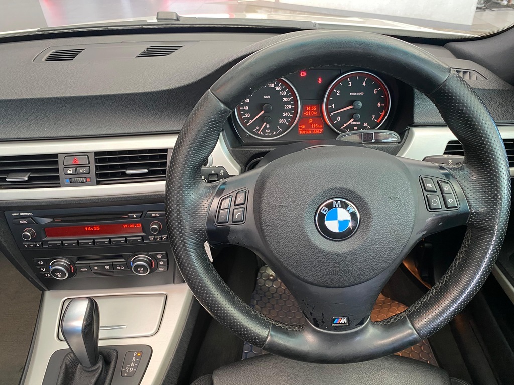 BMW 3 SERIES 323i SPORT A/T (E90)