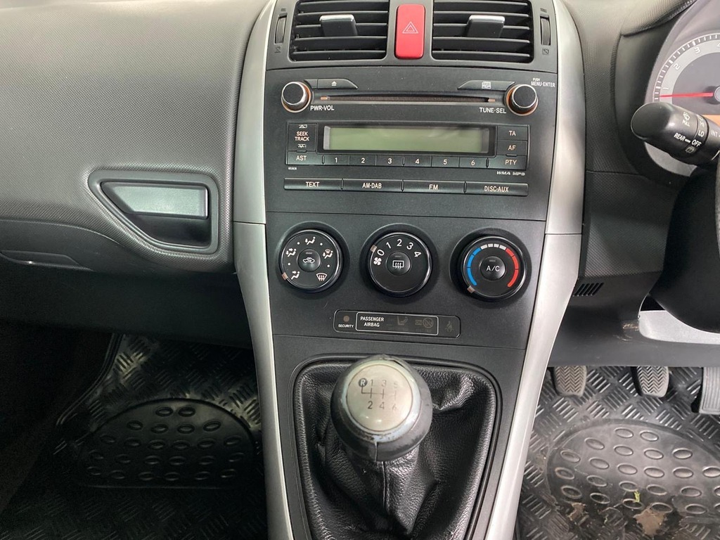 TOYOTA AURIS AURIS 1.3  X