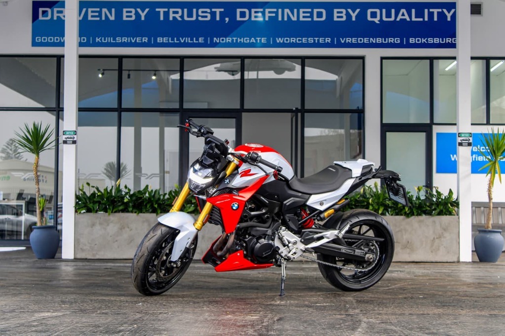 2021 BMW F SERIES F 900 R, 12585 Kms, Manual, Petrol, R149 900, available in Bellville