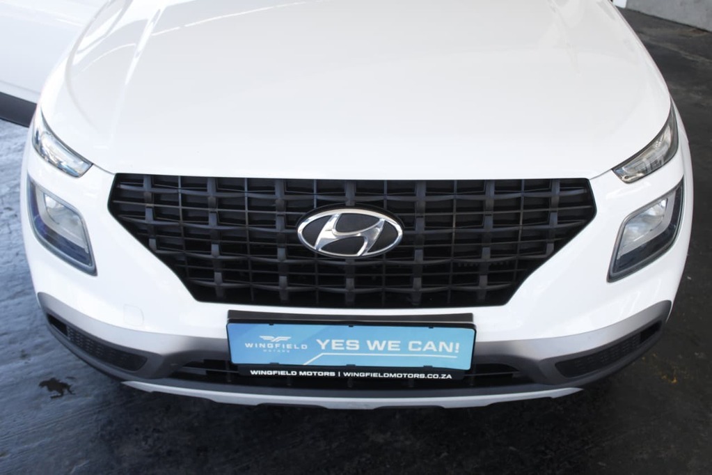 2020 HYUNDAI VENUE, White, 105900Kms, Manual, SUV, Petrol, R179 900, Bellville