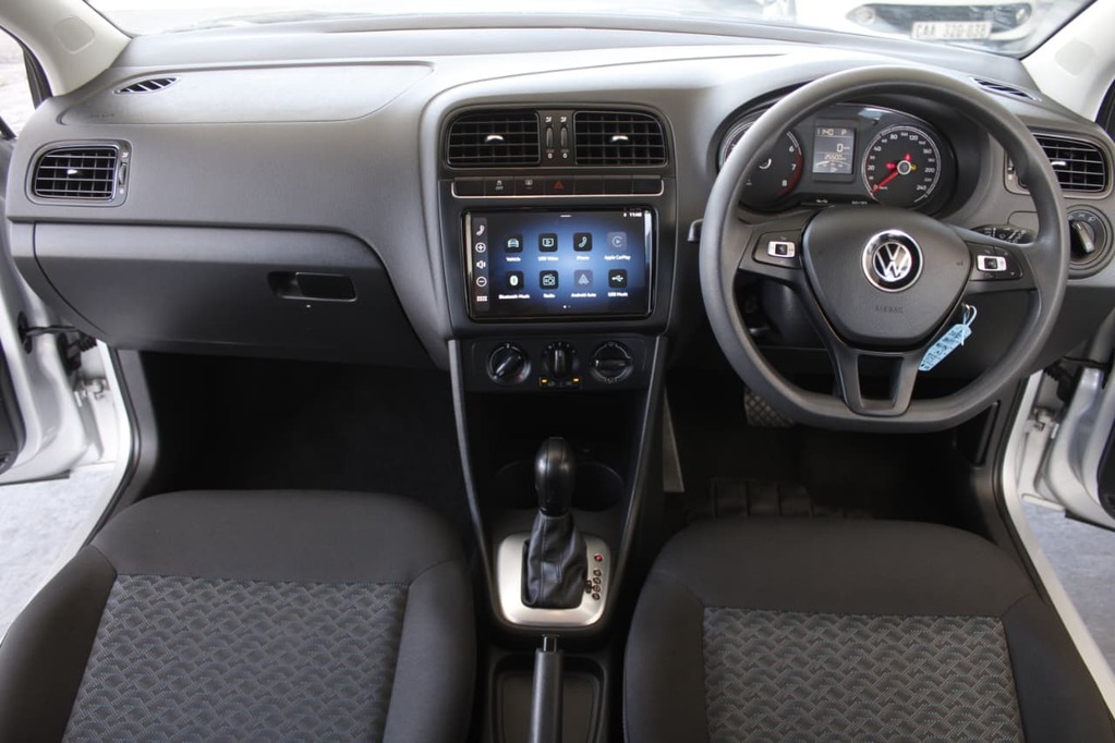 2024 VOLKSWAGEN Polo Vivo, Silver, 25102Kms, Automatic, Hatchback, Petrol, R259 900, Bellville