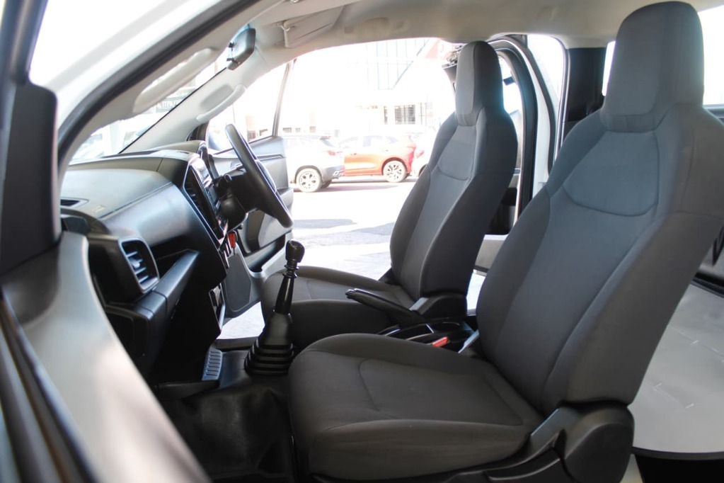 2023 ISUZU D-MAX, White, 118487Kms, Manual, Bakkie Single Cab, Diesel, R329 900, Bellville