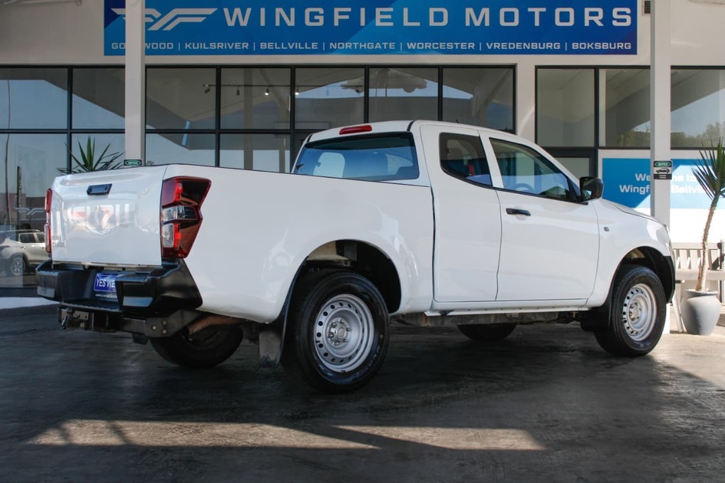 2023 ISUZU D-MAX, White, 118487Kms, Manual, Bakkie Single Cab, Diesel, R329 900, Bellville