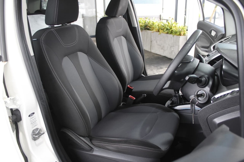 2018 FORD ECOSPORT, White, 159320Kms, Manual, SUV, Diesel, R159 900, Bellville