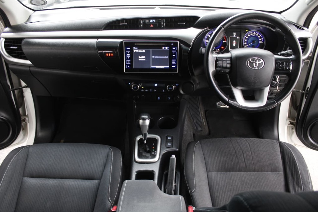 2016 TOYOTA HILUX, White, 190000Kms, Automatic, Bakkie Double Cab, Diesel, R379 900, Bellville