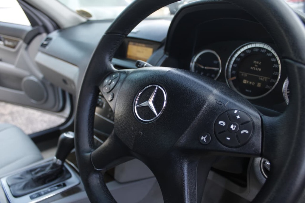 2008 MERCEDES-BENZ C CLASS SEDAN, Silver, 174720Kms, Automatic, Sedan, Petrol, R114 990, Wingfield Motors Bellville