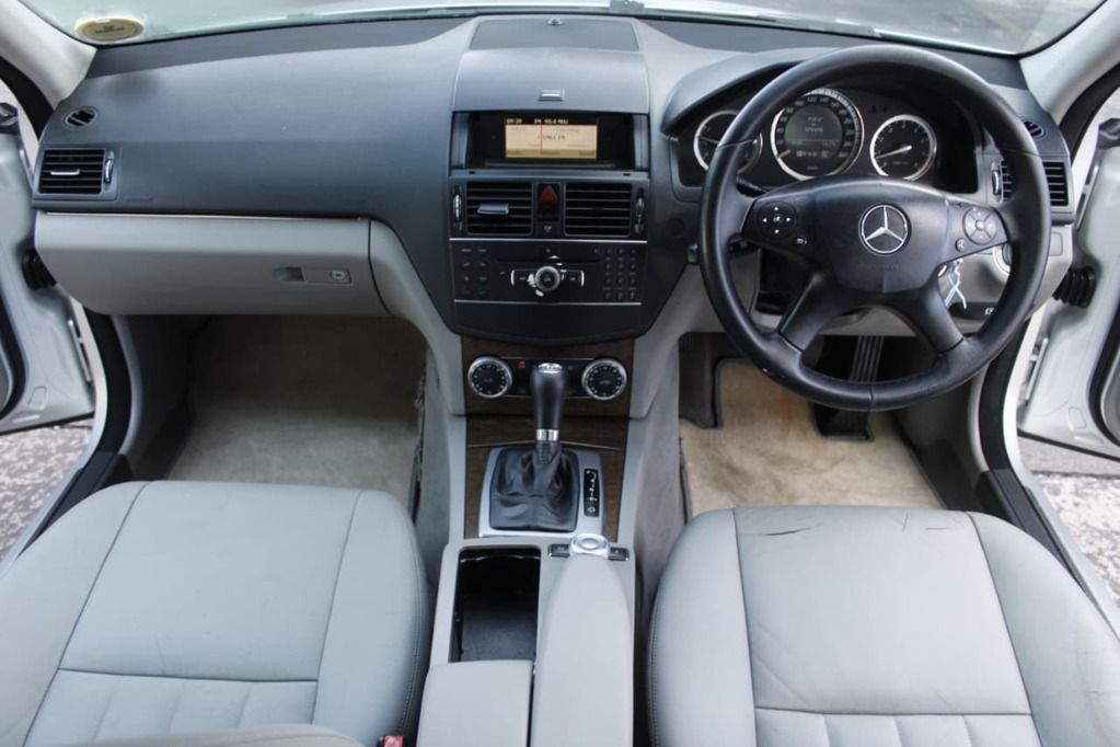 2008 MERCEDES-BENZ C CLASS SEDAN, Silver, 174720Kms, Automatic, Sedan, Petrol, R114 990, Wingfield Motors Bellville