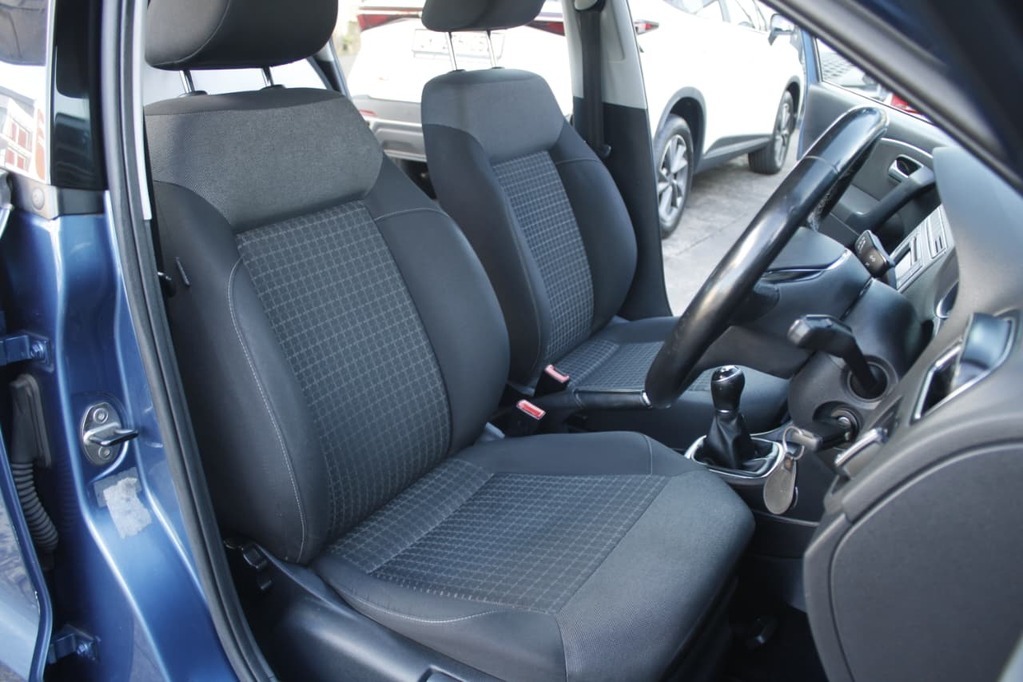 2015 VOLKSWAGEN POLO GP, Blue, 154500Kms, Manual, Hatchback, Petrol, R159 900, Bellville