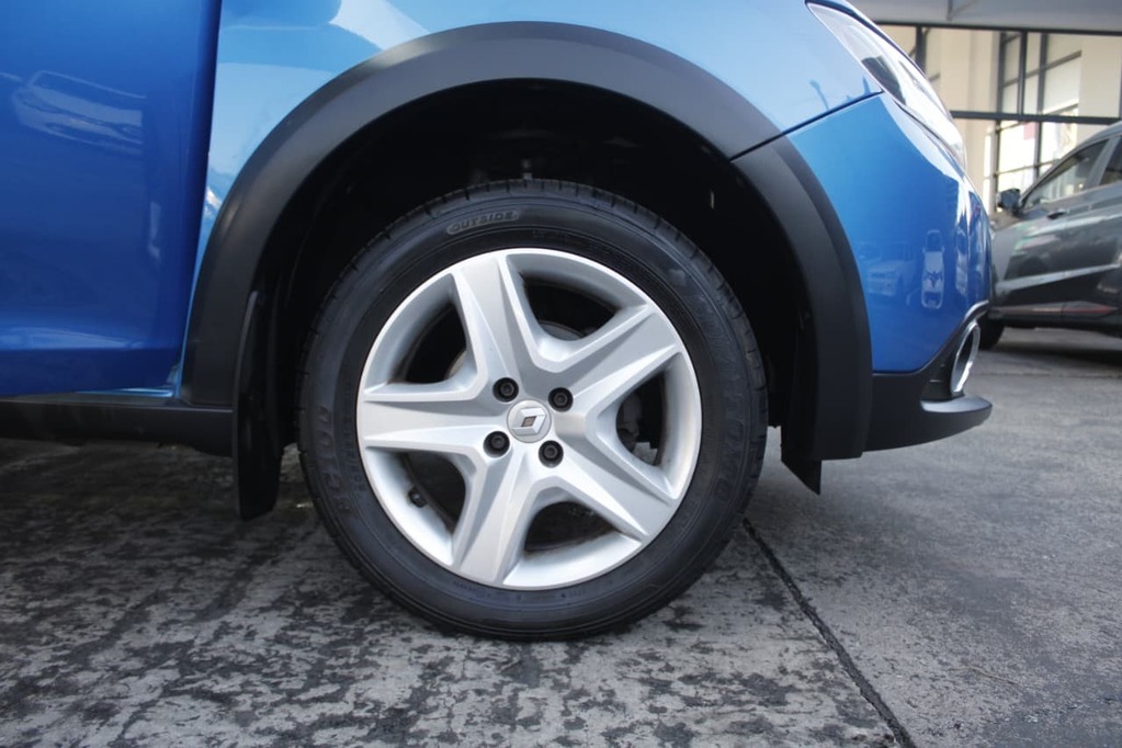 2014 RENAULT SANDERO, Blue, 103500Kms, Manual, , Petrol, R114 900, Bellville