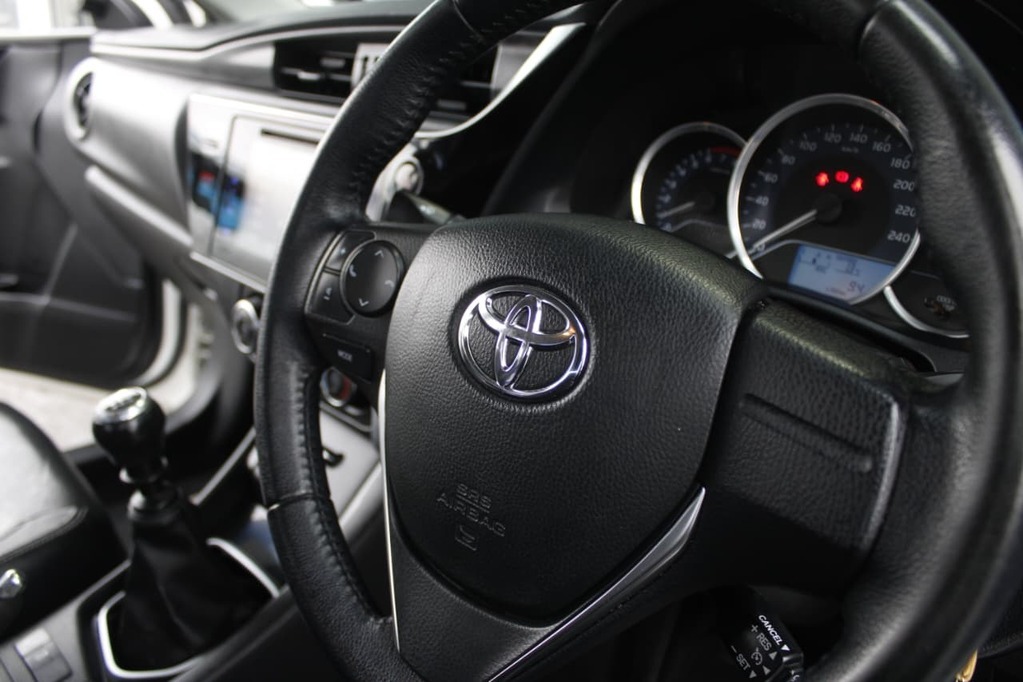 2017 TOYOTA COROLLA, White, 137500Kms, Manual, Sedan, Petrol, R199 900, Bellville