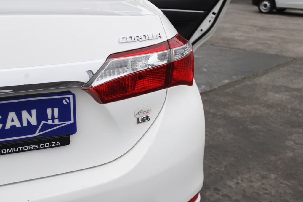 2017 TOYOTA COROLLA, White, 137500Kms, Manual, Sedan, Petrol, R199 900, Bellville
