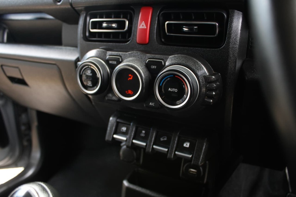 2022 SUZUKI JIMNY, Grey, 98300Kms, Manual, 4 x 4, Petrol, R314 900, Bellville