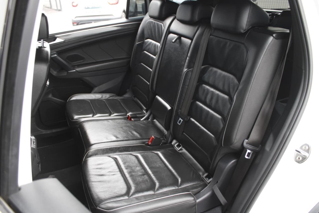 2018 VOLKSWAGEN TIGUAN, White, 178000Kms, Automatic, , Petrol, R329 900, Bellville