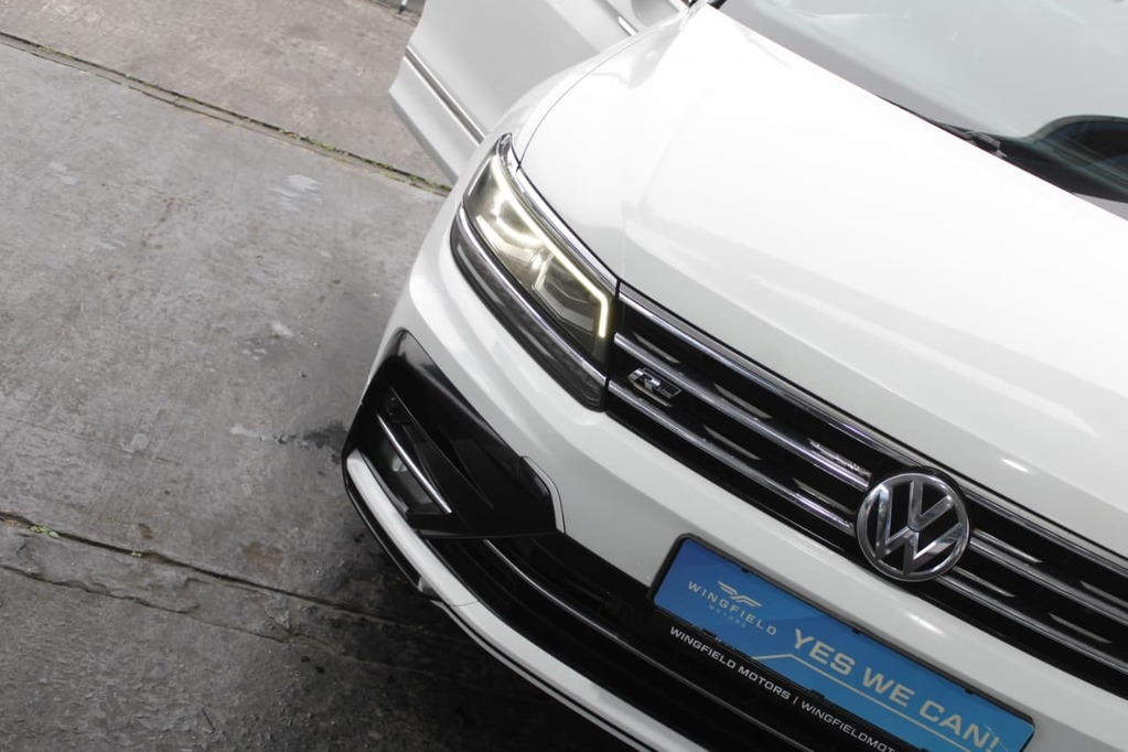 2018 VOLKSWAGEN TIGUAN, White, 178000Kms, Automatic, , Petrol, R329 900, Bellville