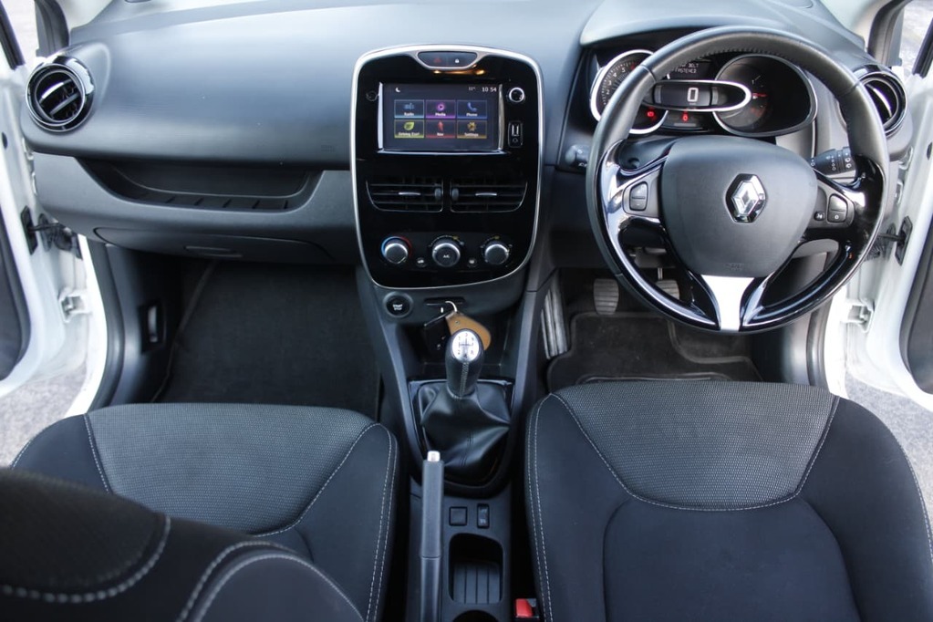 2017 RENAULT CLIO IV, White, 62136Kms, Manual, , Petrol, R139 900, Bellville
