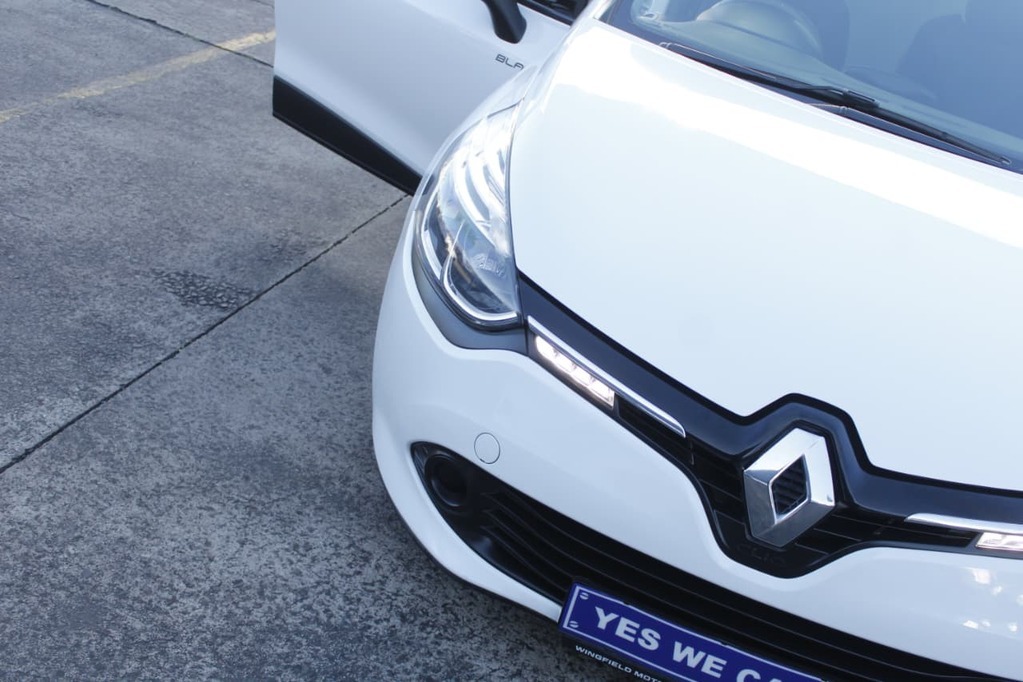2017 RENAULT CLIO IV, White, 62136Kms, Manual, , Petrol, R139 900, Bellville