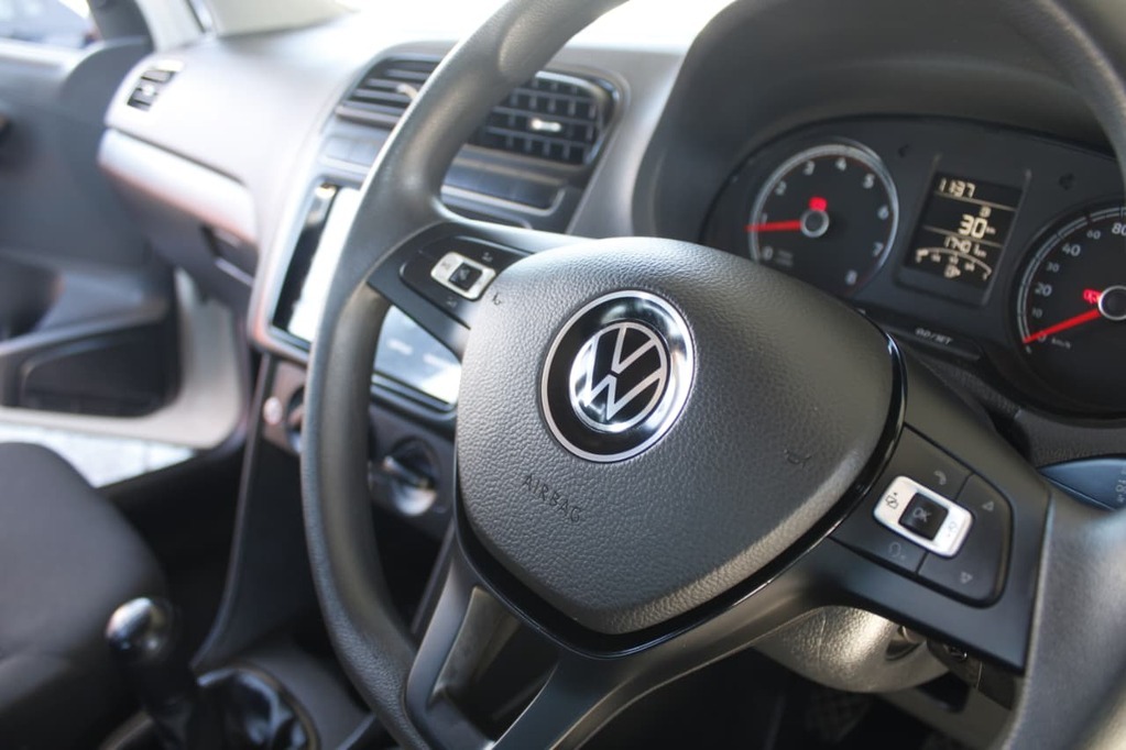 2025 VOLKSWAGEN Polo Vivo, White, 17500Kms, Manual, , Petrol, R229 900, Bellville