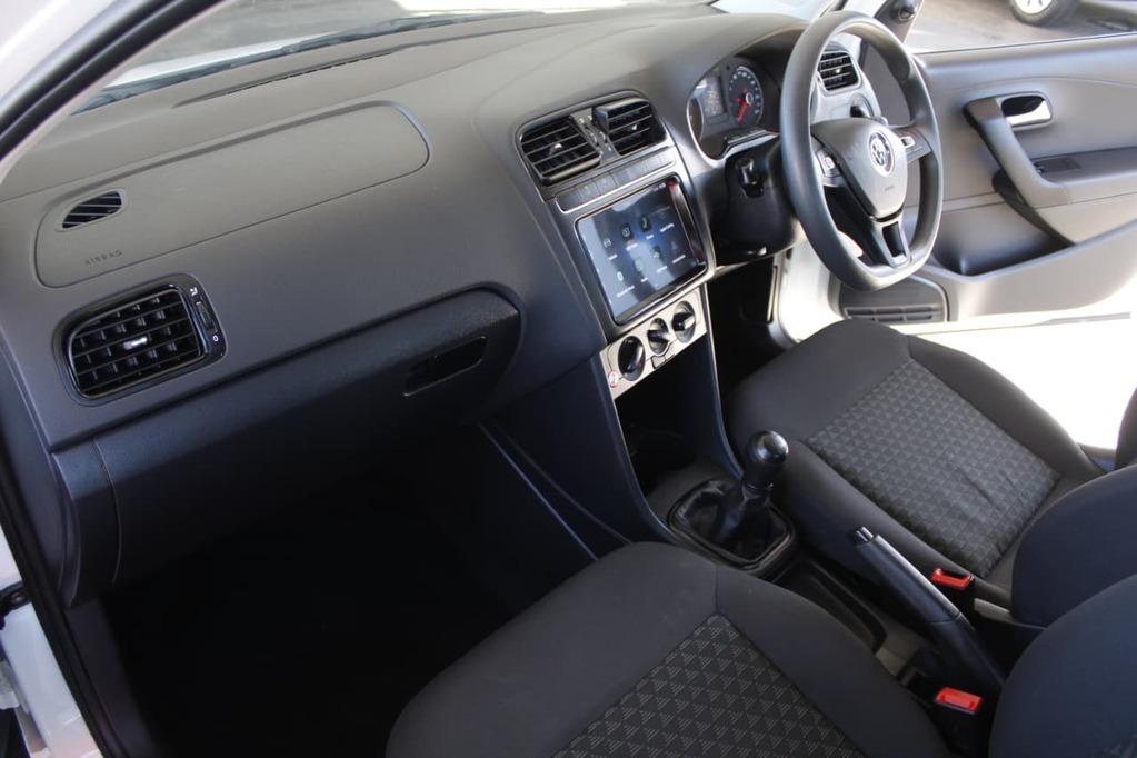 2025 VOLKSWAGEN Polo Vivo, White, 17500Kms, Manual, , Petrol, R229 900, Bellville