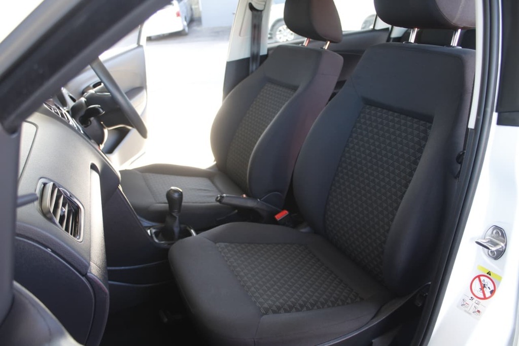 2025 VOLKSWAGEN Polo Vivo, White, 17500Kms, Manual, , Petrol, R229 900, Bellville